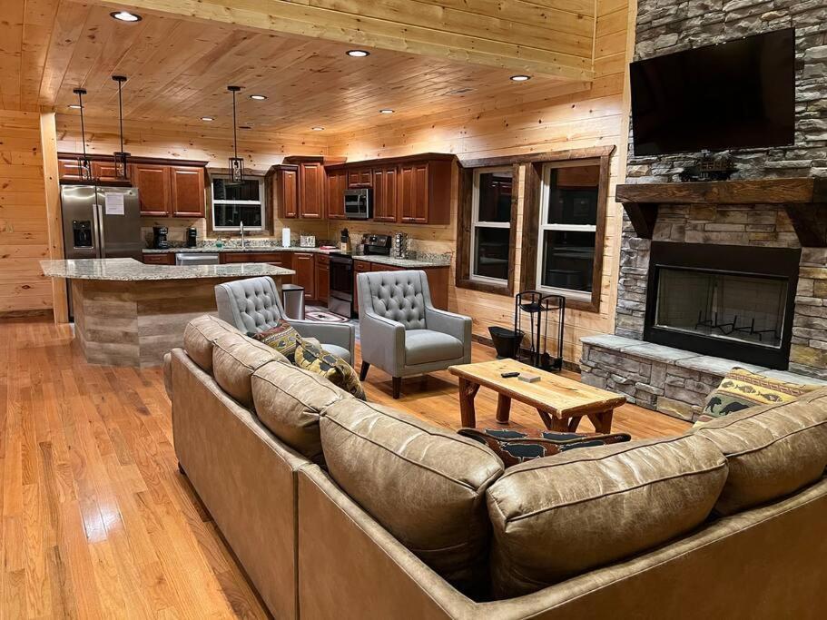 * * 4 Master Bedrooms, Views, Theater, Arcade, Evc Gatlinburg Bagian luar foto