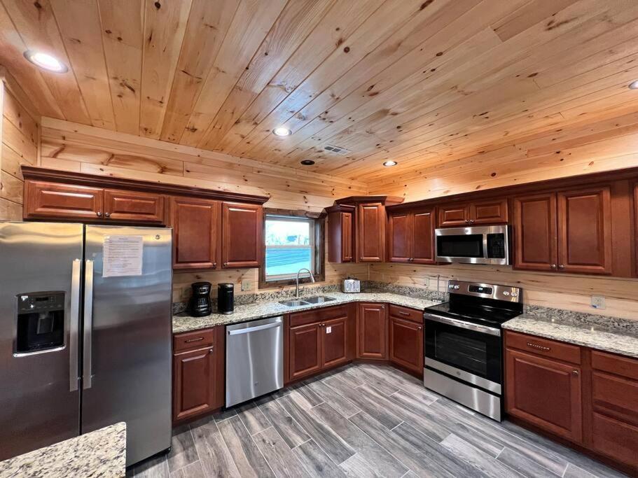 * * 4 Master Bedrooms, Views, Theater, Arcade, Evc Gatlinburg Bagian luar foto