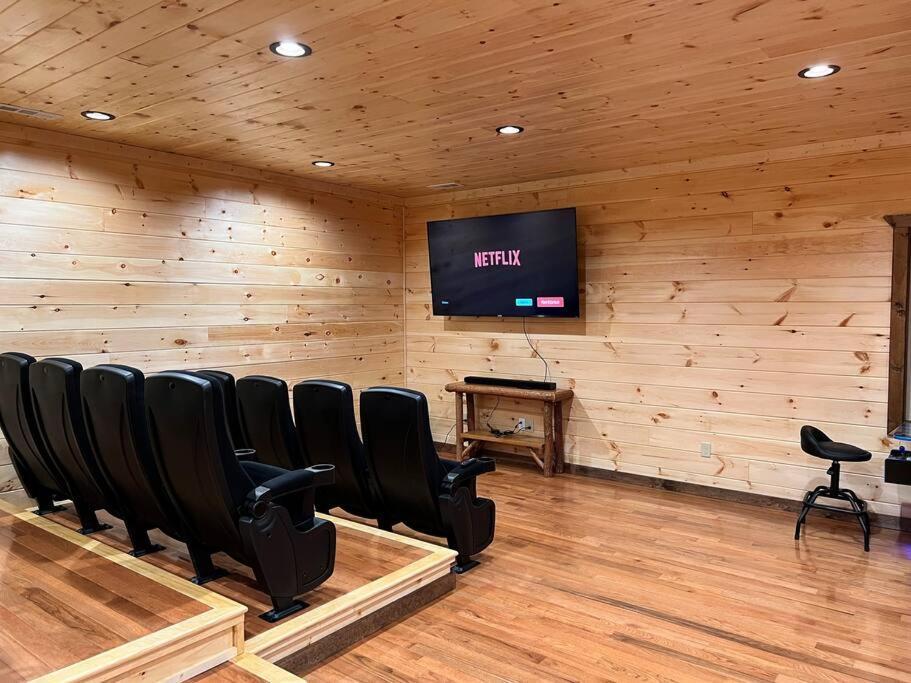 * * 4 Master Bedrooms, Views, Theater, Arcade, Evc Gatlinburg Bagian luar foto